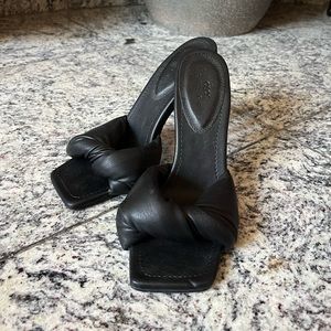 ASOS Black Padded One Strap Mules- Size 8🖤✨